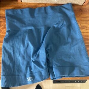 Blue set active shorts